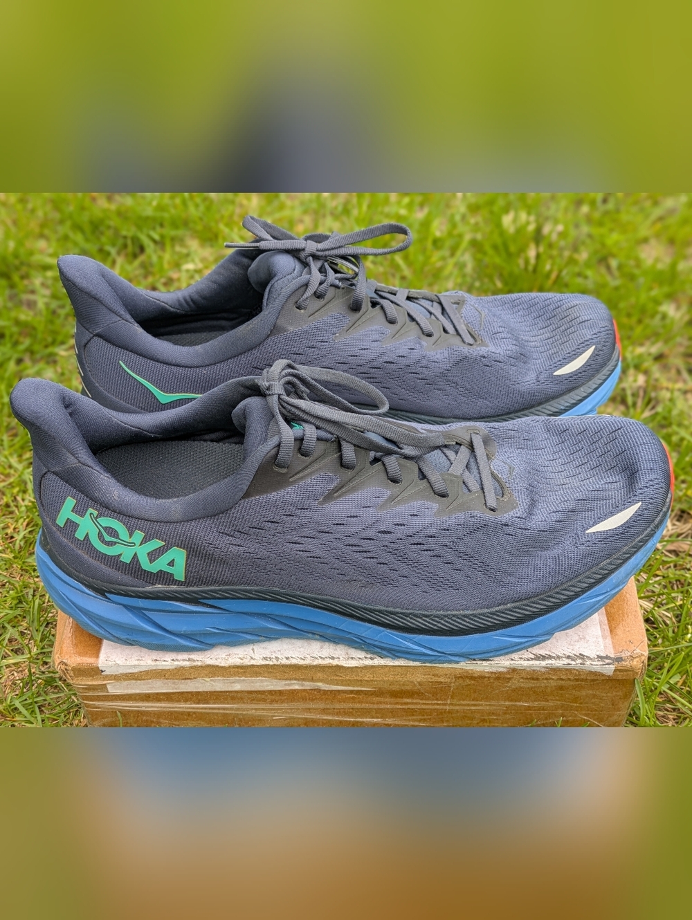 Hoka One One Clifton 8 men's size 13 Wide 2E Blue Lot 9 10